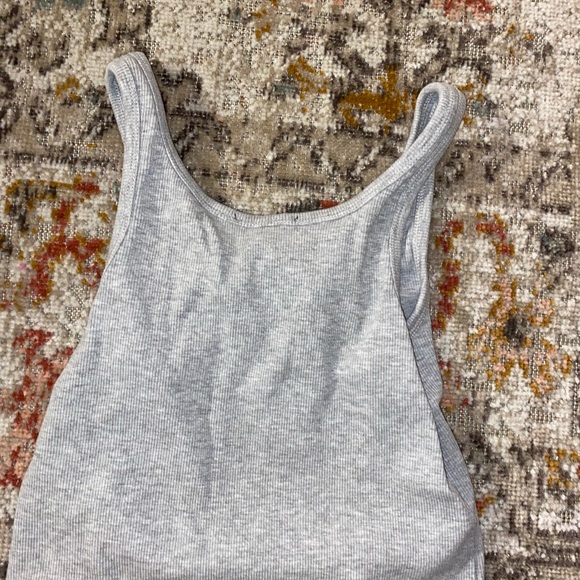 Small gray tank top - Picture 3 of 3